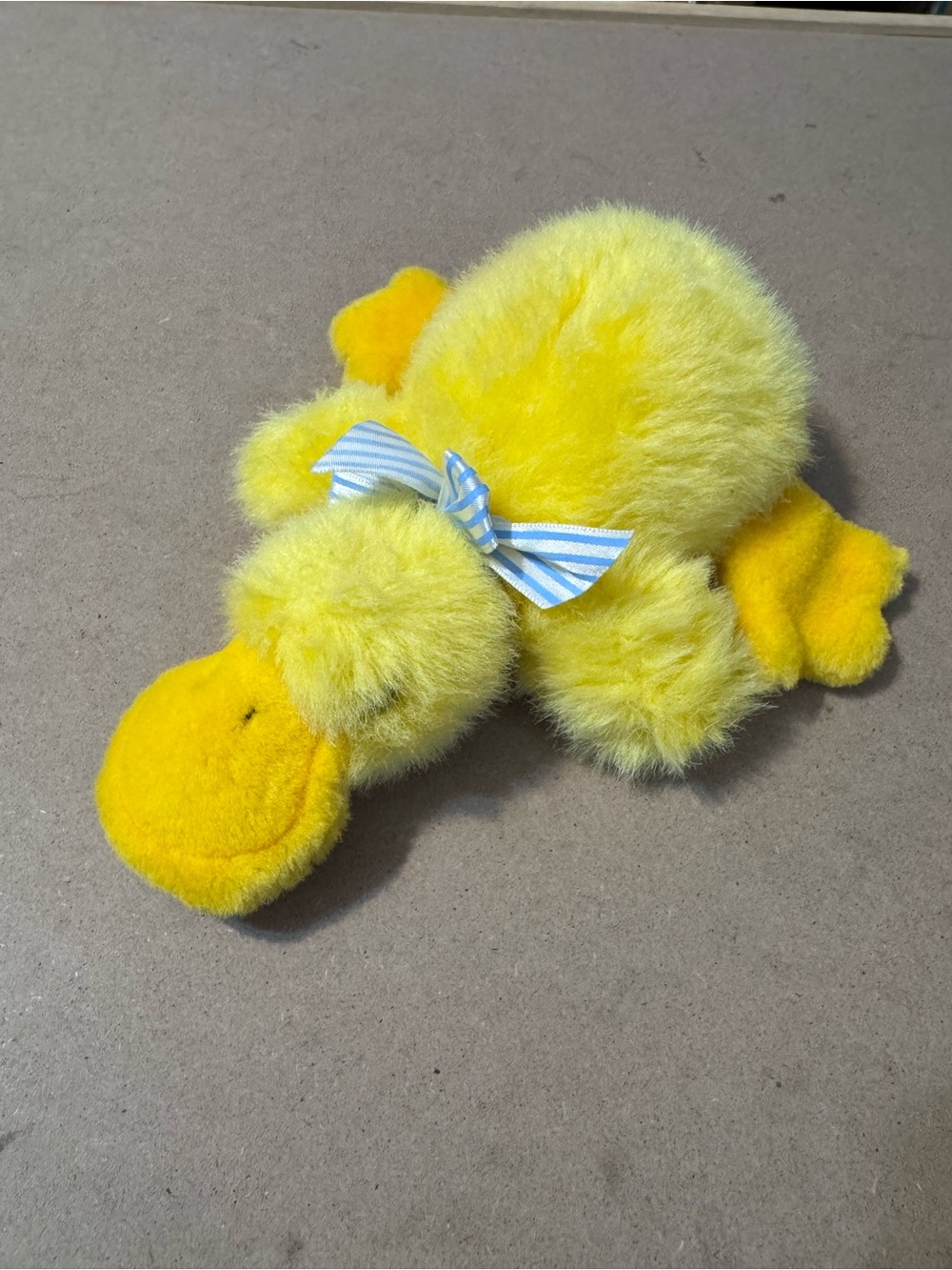 Vintage 1988 Chrisha playful plush